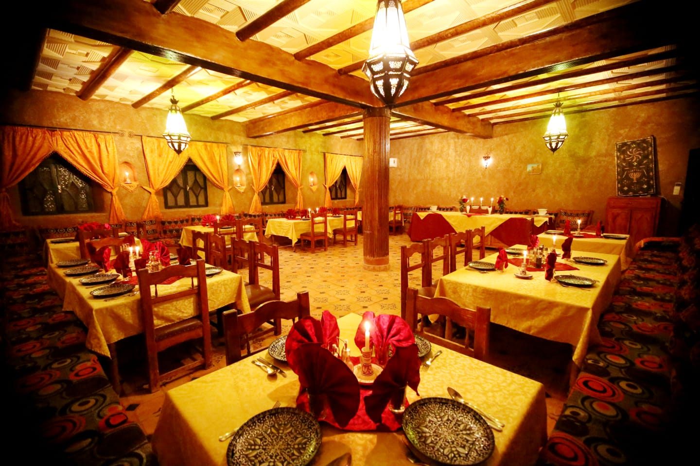 Riad Maktoub restaurant dining room