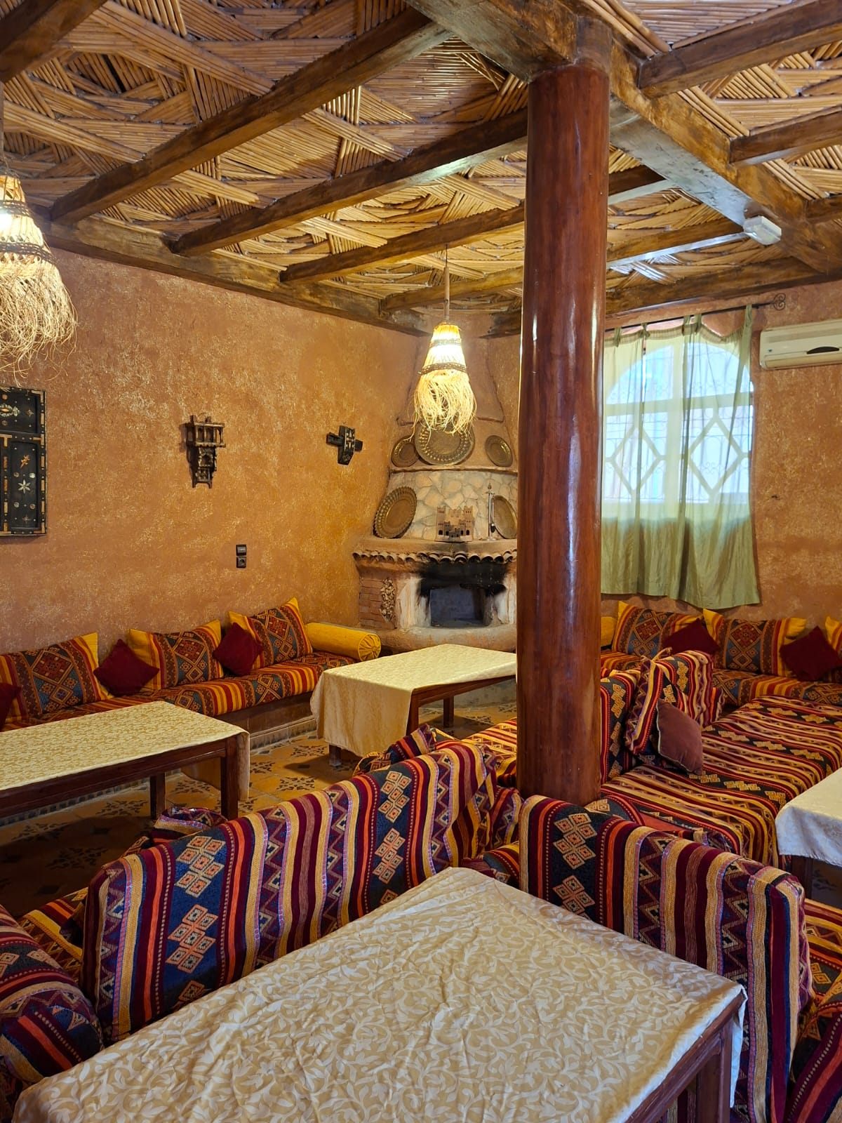Riad Maktoub restaurant lounge
